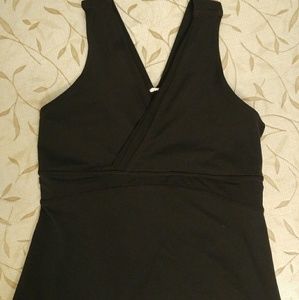 Lululemon Deep V tank top black size 6